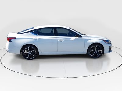 2024 Nissan Altima - Photo 8