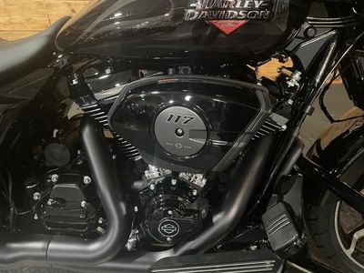 2025 Harley-Davidson FLHX - Street Glide — photo 8 view