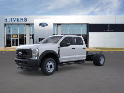 2026 Ford Chassis Cab - Photo 2