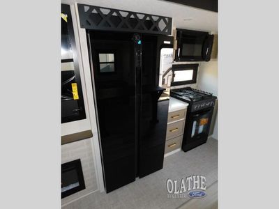 2026 Forest River RV Wildwood Heritage Glen — photo 24 view