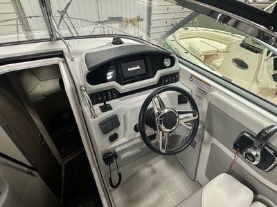2021 Regal 28 Express - Photo 13