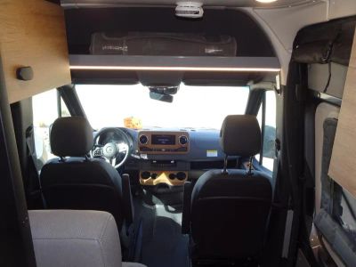 2025 Winnebago REVEL - Photo 4