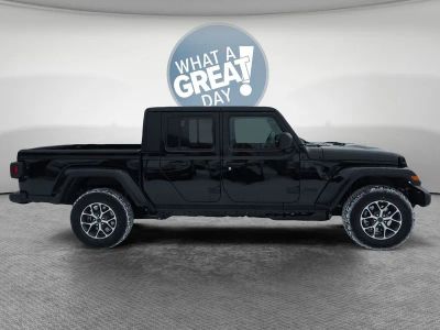 2026 Jeep Gladiator — side profile view