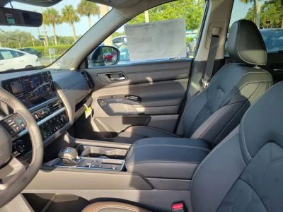 2026 Nissan Pathfinder — photo 8 view