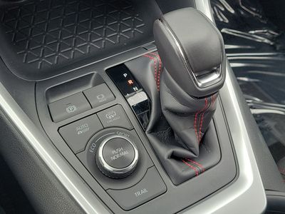 2025 Toyota RAV4 Plug-In Hybrid - Photo 31