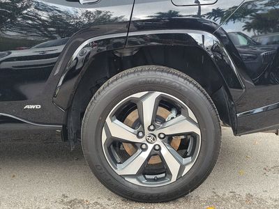 2025 Toyota RAV4 Plug-In Hybrid - Photo 9