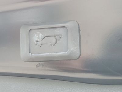 2025 Toyota RAV4 Plug-In Hybrid - Photo 8