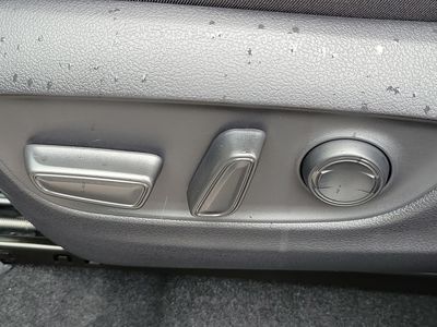 2025 Toyota RAV4 Plug-In Hybrid - Photo 22