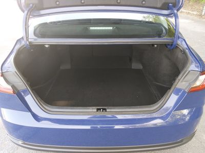 2025 Toyota Camry — photo 11 view