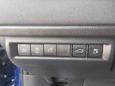 2025 Toyota Camry — photo 13 view