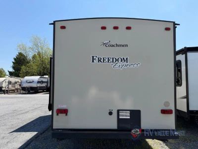 2017 Coachmen RV Freedom Express - Photo 5