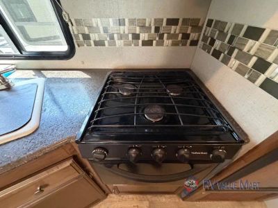 2017 Coachmen RV Freedom Express - Photo 17