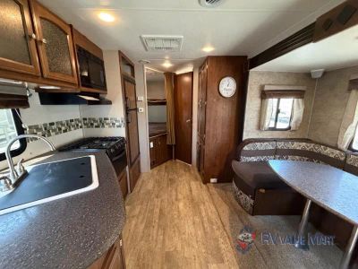 2017 Coachmen RV Freedom Express - Photo 11