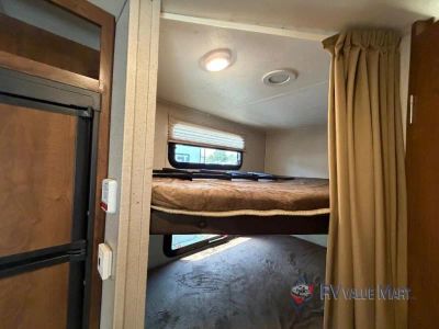 2017 Coachmen RV Freedom Express - Photo 21