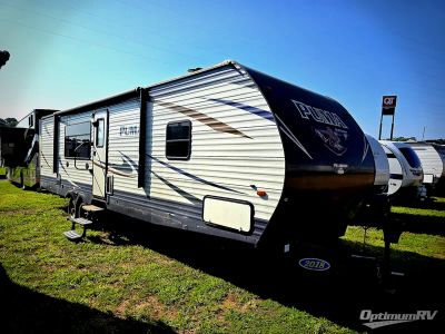 2018 Palomino Puma — front three-quarter view