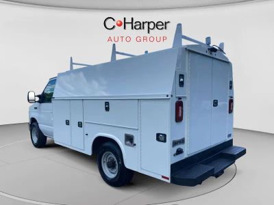2022 Ford E-350SD — detail view