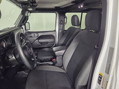 2024 Jeep Wrangler - Photo 10