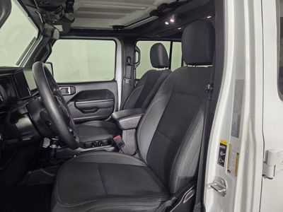 2024 Jeep Wrangler - Photo 11