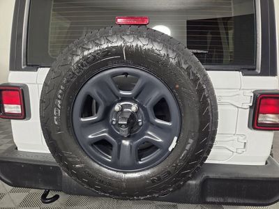 2024 Jeep Wrangler - Photo 32