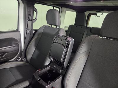 2024 Jeep Wrangler - Photo 20