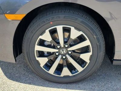 2026 Honda Odyssey — photo 8 view