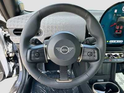 2025 MINI Convertible — photo 10 view