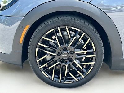 2025 MINI Convertible — photo 28 view