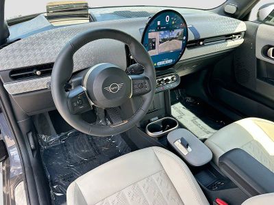 2025 MINI Convertible — photo 9 view