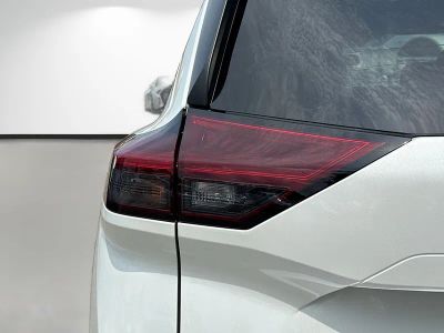 2025 Nissan Rogue — photo 10 view
