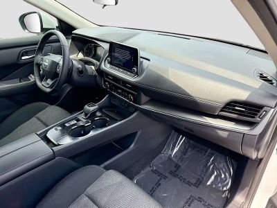 2025 Nissan Rogue — photo 14 view