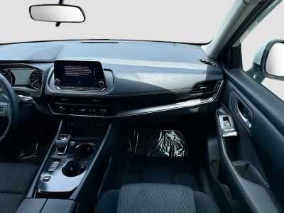 2025 Nissan Rogue — photo 18 view