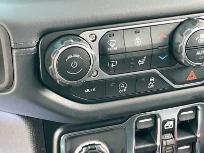 2026 Jeep Wrangler — photo 18 view