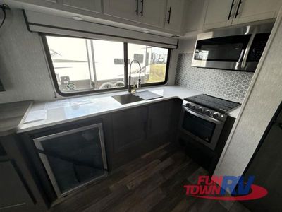 2023 CrossRoads RV Cruiser Aire - Photo 4