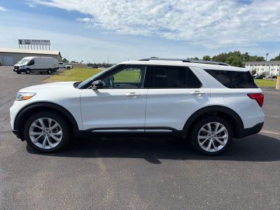 2024 Ford Explorer — side profile view