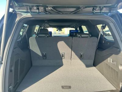 2026 Chevrolet Suburban — photo 18 view