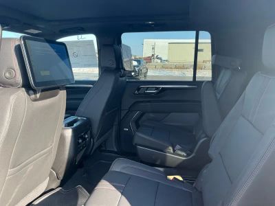2026 Chevrolet Suburban — photo 17 view