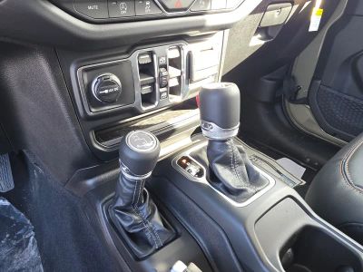 2026 Jeep Wrangler — photo 15 view