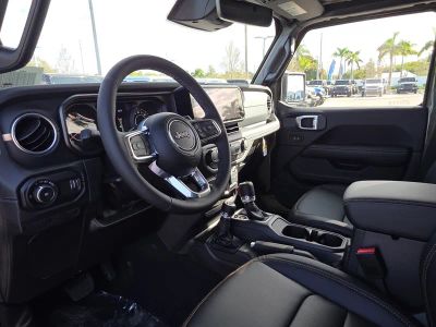 2026 Jeep Wrangler — photo 13 view