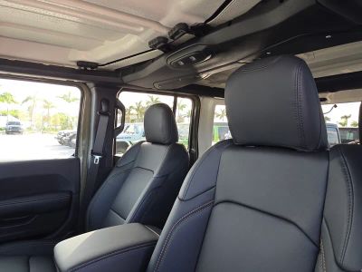 2026 Jeep Wrangler — photo 11 view
