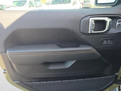 2026 Jeep Wrangler — photo 14 view