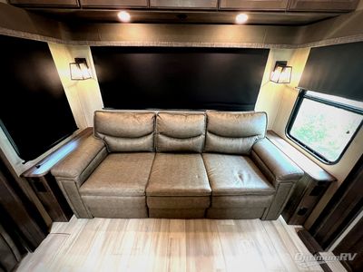 2021 Grand Design Solitude S-Class - Photo 5