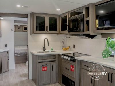 2026 Grand Design Transcend - Photo 12