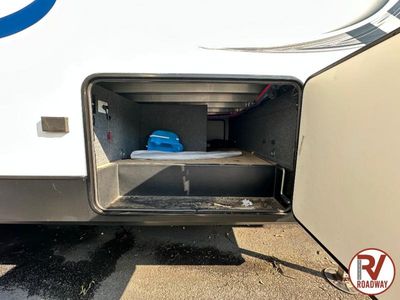 2021 Wildcat 336RLS — photo 7 view