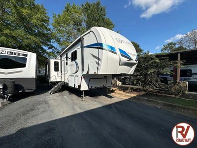 2021 Wildcat 336RLS — rear three-quarter view
