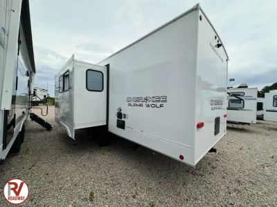 2026 Cherokee Alpha Wolf 24TRUNK - Photo 5