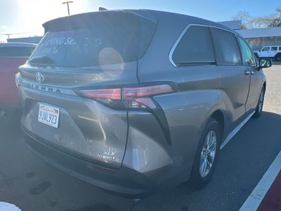 2022 Toyota Sienna - Photo 2