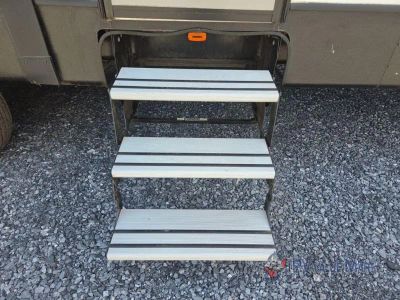 2016 Keystone RV Laredo — photo 17 view