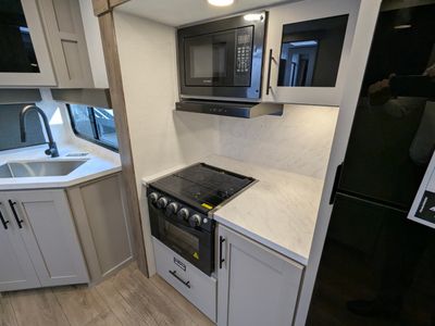 2026 Alliance RV Delta Ultra Lite — photo 10 view