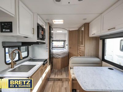 2026 Thor Motor Coach Four Winds — photo 16 view