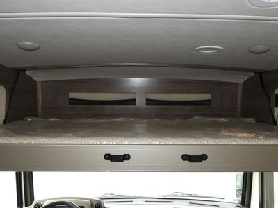 2025 Winnebago Forza - Photo 8